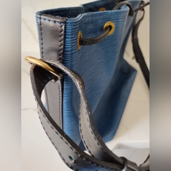 LV Noe Epi Leather Bag - Picture 12 of 14